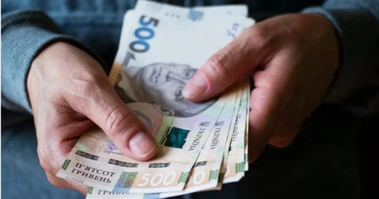 Пенсії не буде, але гроші дадуть: хто має право на виплату від держави