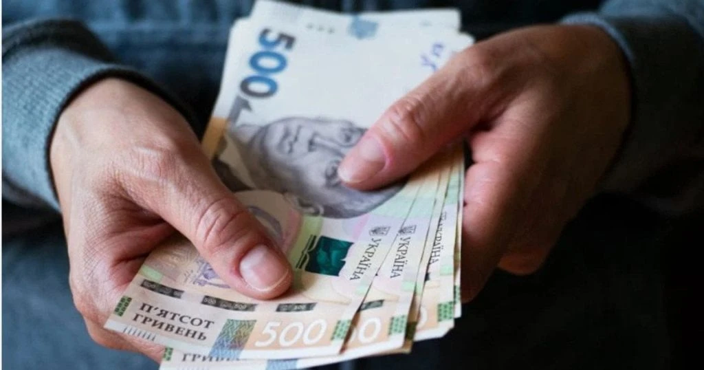 Пенсії не буде, але гроші дадуть: хто має право на виплату від держави
