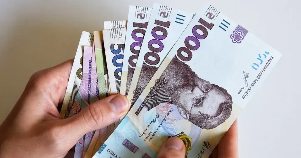 Українцям хочуть підняти мінімальну пенсію до 7350 грн: що кажуть у Раді