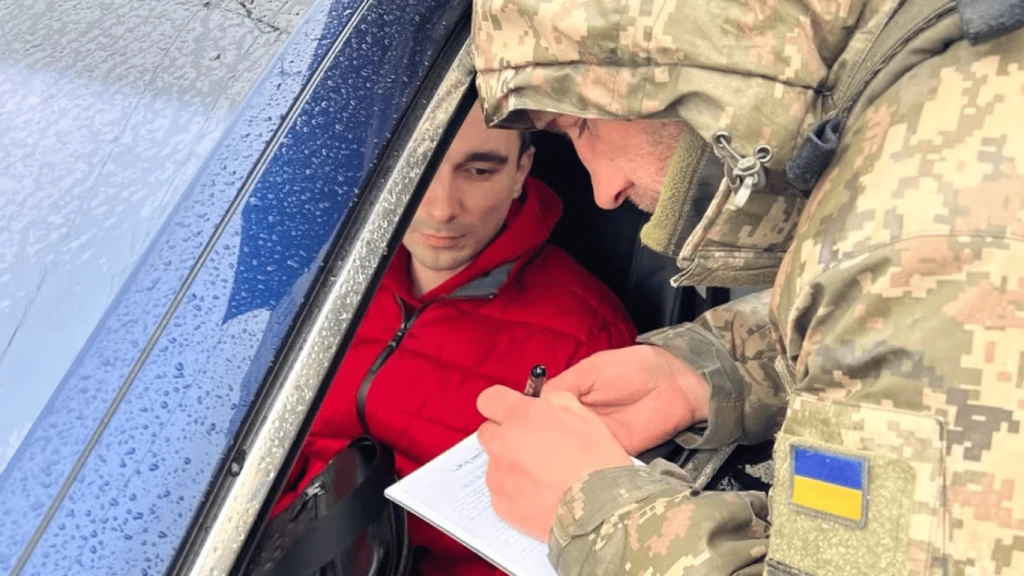 Водія можуть мобілізувати на блокпосту: що буде з його автомобілем
